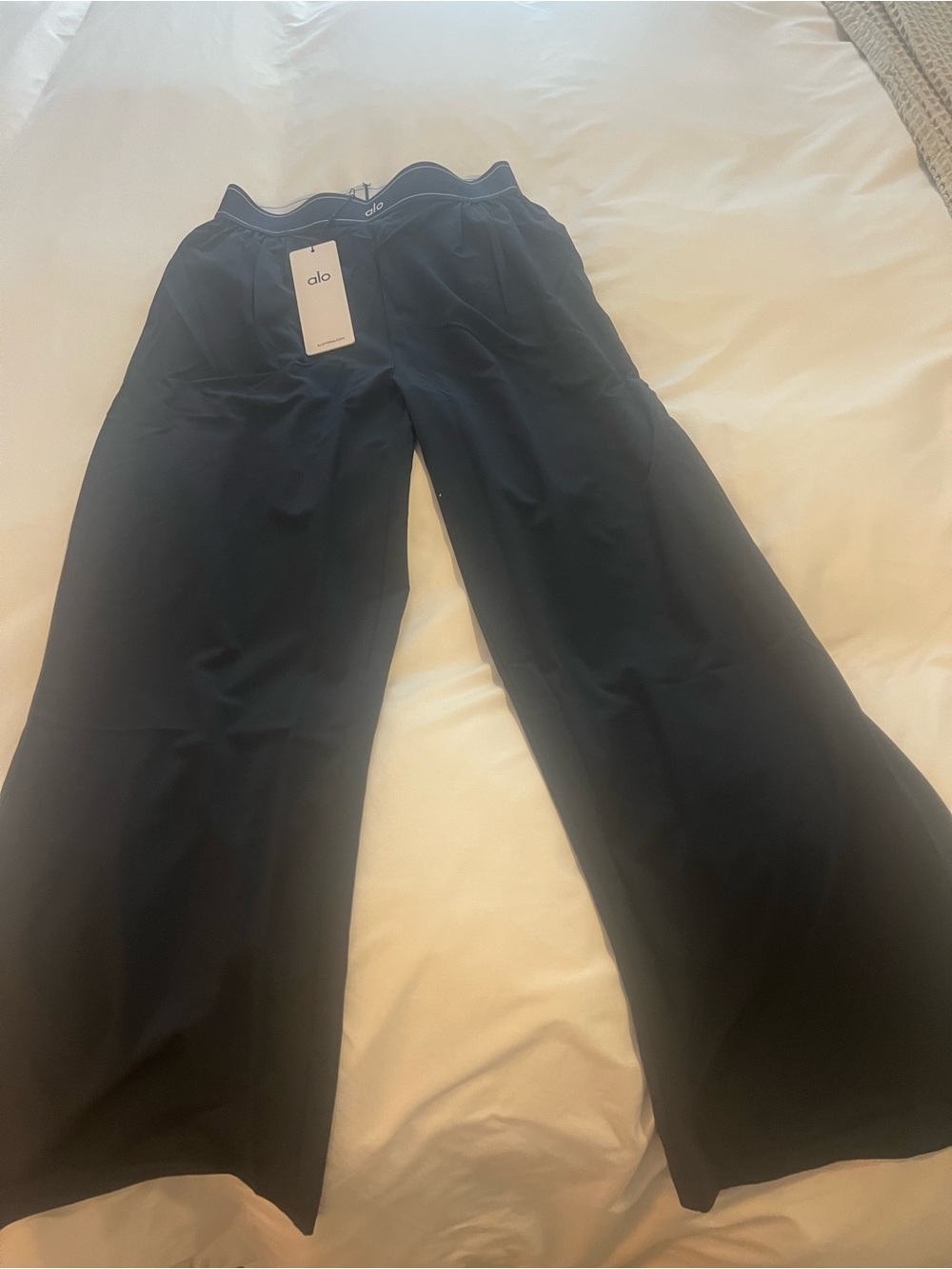 ALO Suit Up Trouser Navy blue Pants. size M. New with tags.  Original $148 - Picture 2 of 9